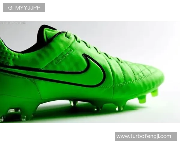 传奇6足球鞋的魅力与性能解析让你在球场上尽显风采