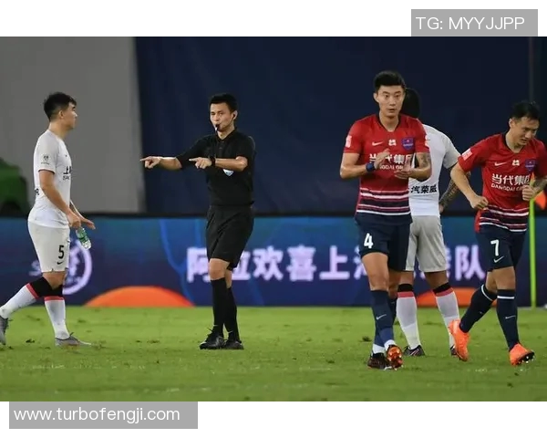 足球裁判如何精准判罚比赛中的各种情况与技巧解析